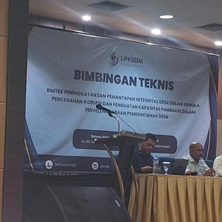 Pambakal Desa Surian mengikuti kegiatan Bimtek Peningkatan dan Pemantapan Integritas Desa